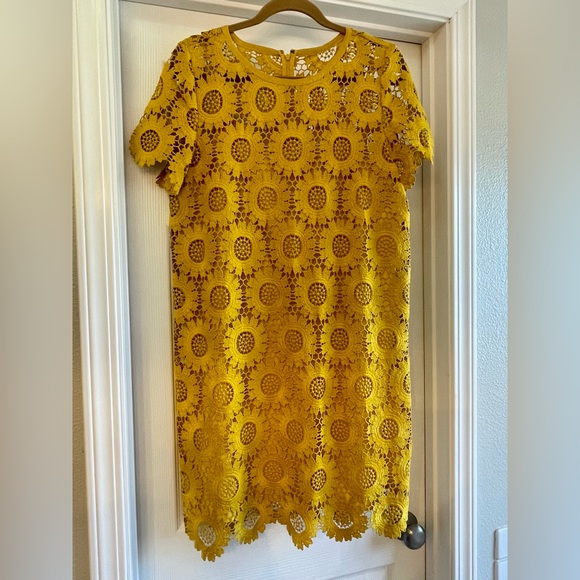 Crocheted sunflower dress - Picture 4 of 6